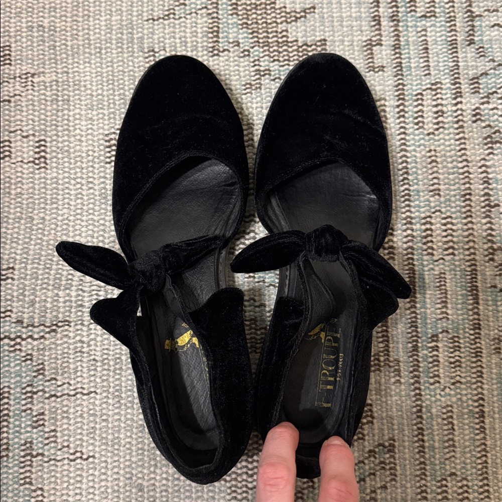 F-Troupe Black Velvet Bow Flats, size 41